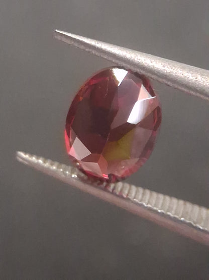 Natural Red Garnet - Rhodolite - 1.007 ct - oval - unheated- red - Natural Gems Belgium
