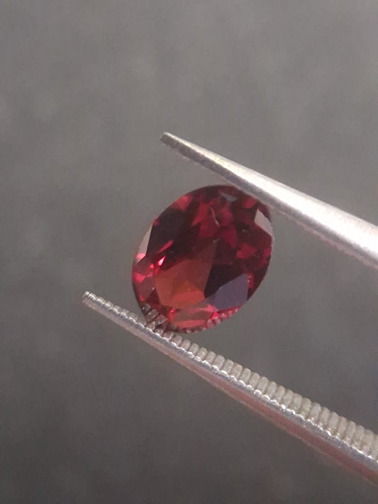 Natural Red Garnet - Rhodolite - 0.992 ct - oval - unheated- red - Natural Gems Belgium