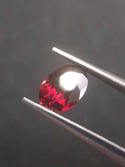 Natural Red Garnet - Rhodolite - 0.992 ct - oval - unheated- red - Natural Gems Belgium