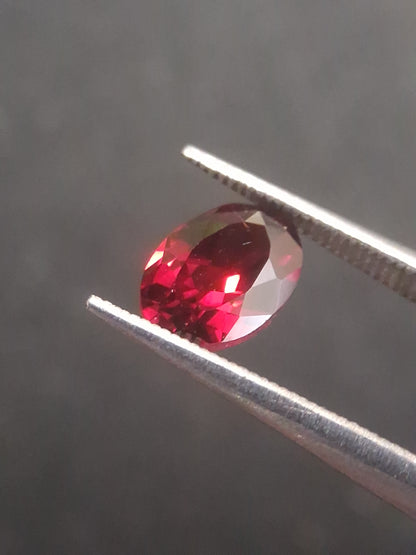Natural Red Garnet - Rhodolite - 0.992 ct - oval - unheated- red - Natural Gems Belgium