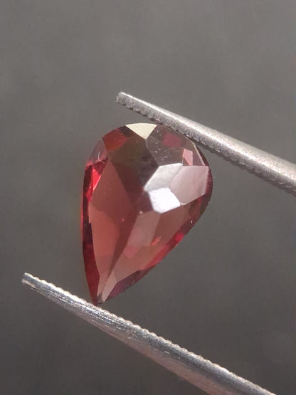Natural Red Garnet - Rhodolite - 1.272 ct - pear - unheated- red - Natural Gems Belgium