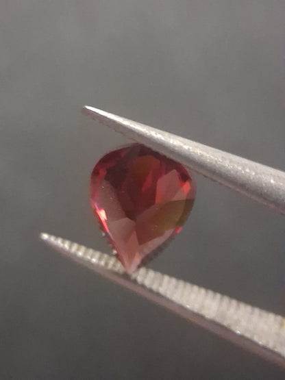 Natural Red Garnet - Rhodolite - 0.815 ct - pear - unheated- red - Natural Gems Belgium