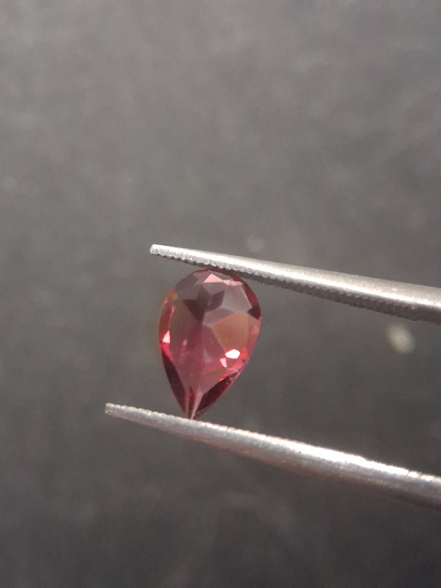 Natural Red Garnet - Rhodolite - 0.956 ct - pear - unheated- red - Natural Gems Belgium