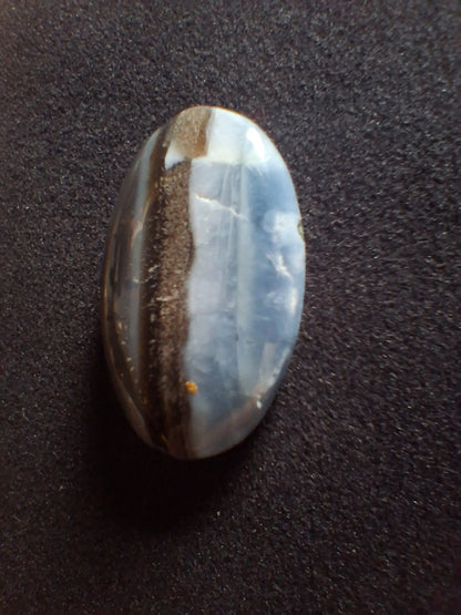 Natural Owyhee Blue Opal Cabochon - 20.658 ct - oval - scenic striped pattern