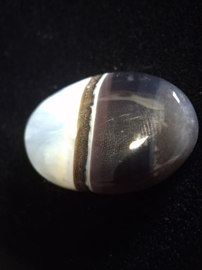 Natural Owyhee Blue Opal Cabochon - 43.669 ct - oval - striped pattern