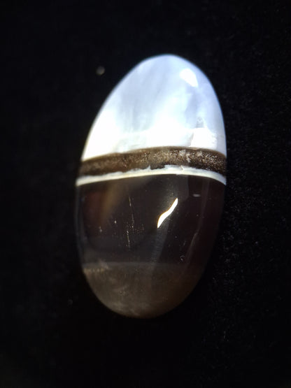 Natural Owyhee Blue Opal Cabochon - 43.669 ct - oval - striped pattern