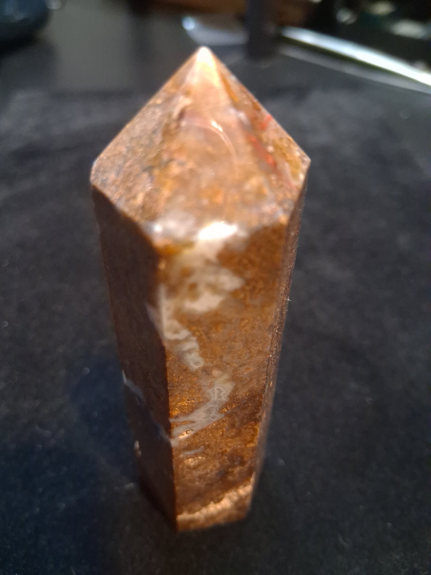 Natural Brown Agate tower - 9.7 cm - brown agate with blue agate vains