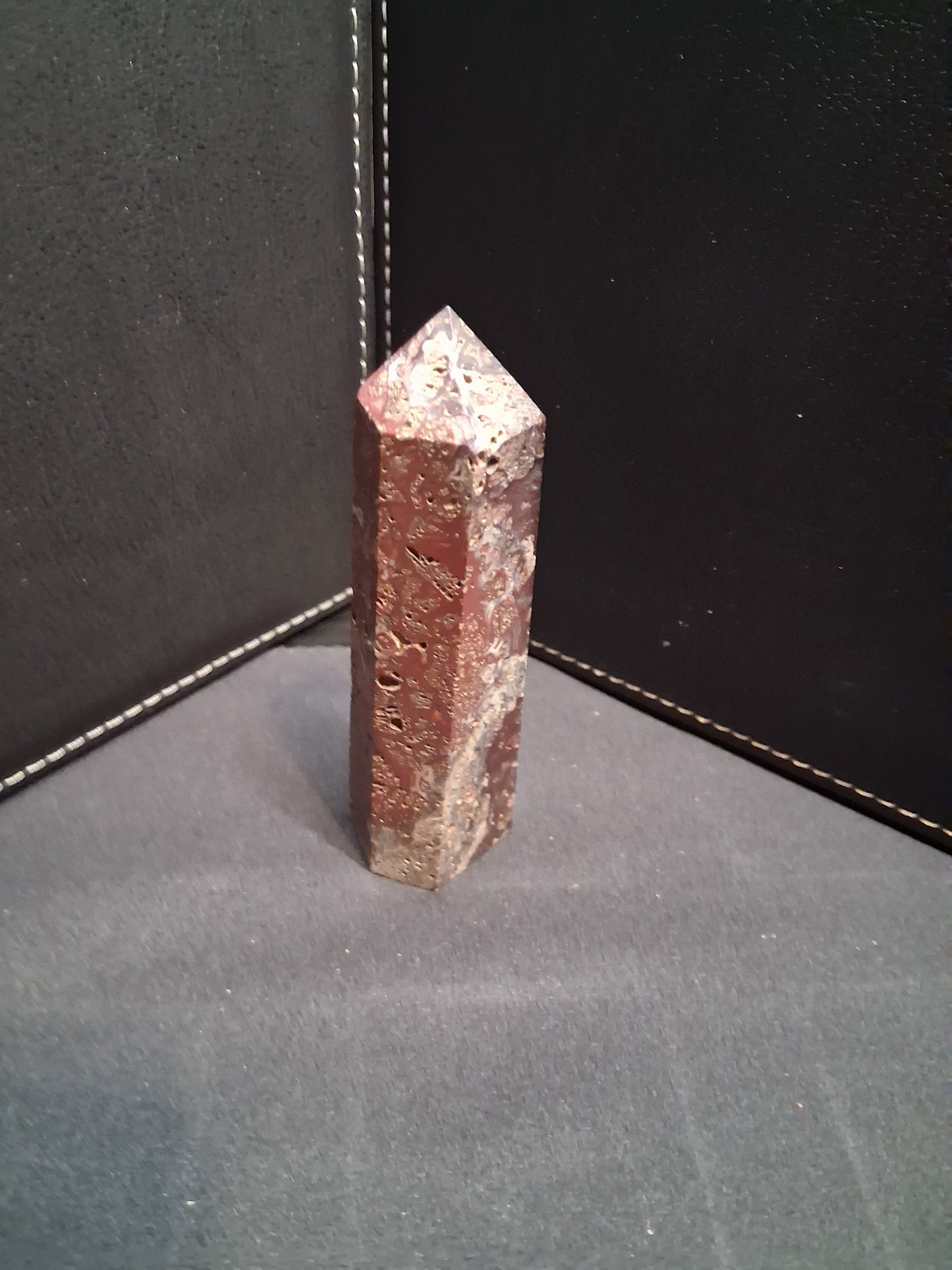 Natural Agate tower - 9.2 cm - red lace agate