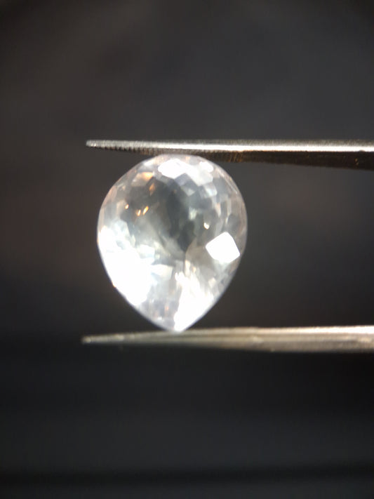 Natural light pink rose quartz - 9.67 ct - pear - checkered cut - brazil