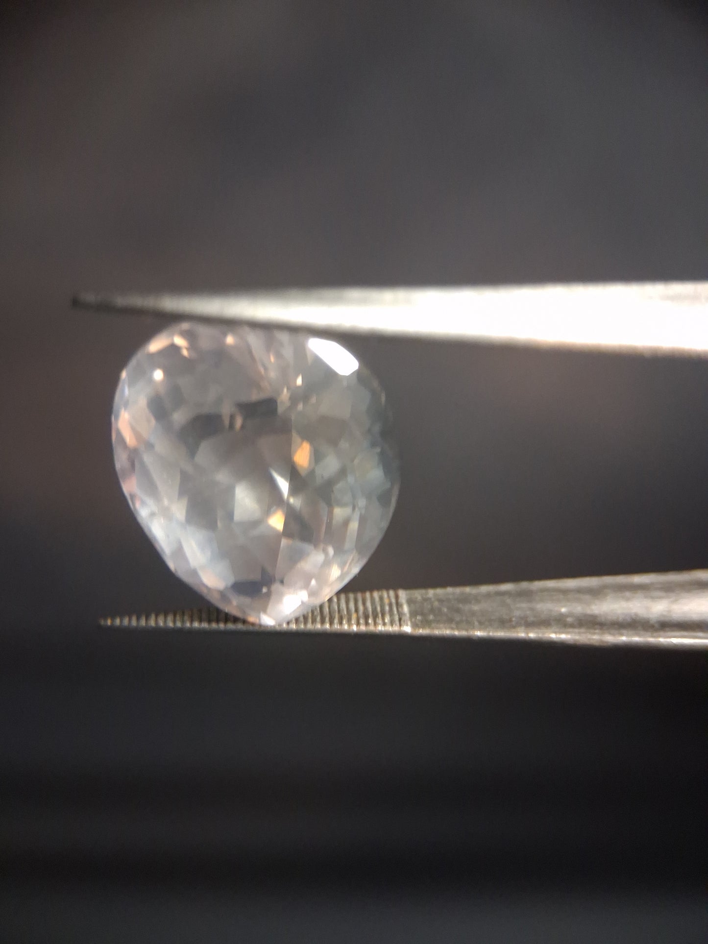 Natural light pink rose quartz - 9.67 ct - pear - checkered cut - brazil