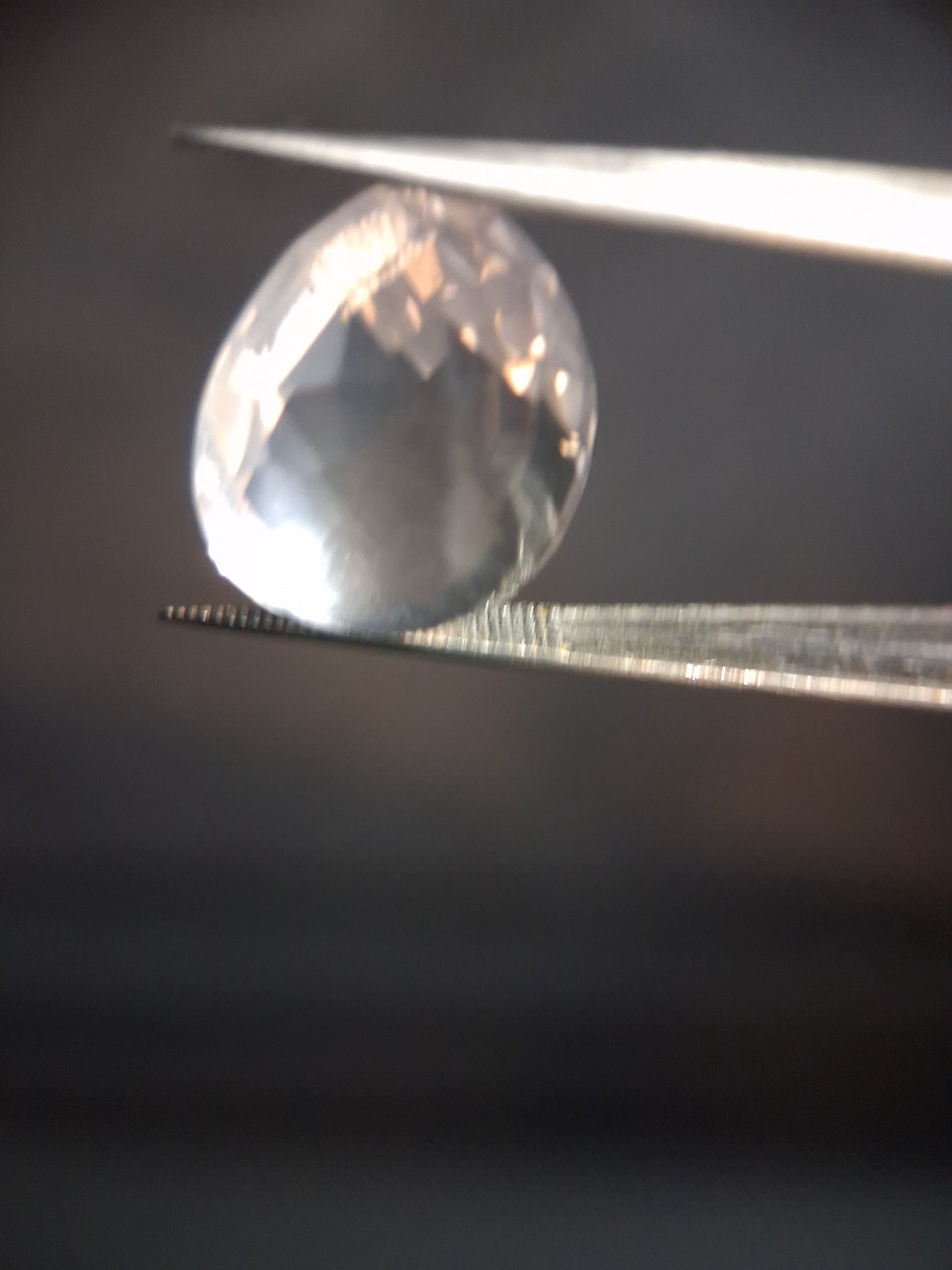 Natural light pink rose quartz - 9.67 ct - pear - checkered cut - brazil