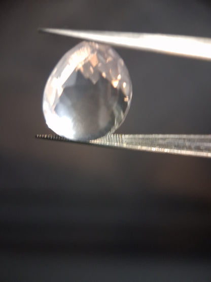 Natural light pink rose quartz - 9.67 ct - pear - checkered cut - brazil