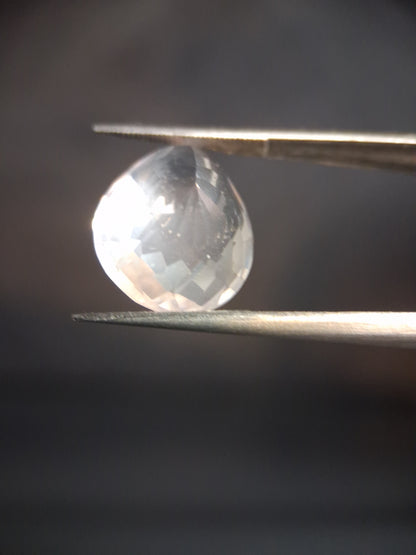 Natural light pink rose quartz - 9.67 ct - pear - checkered cut - brazil