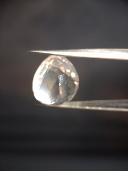 Natural light pink rose quartz - 9.67 ct - pear - checkered cut - brazil