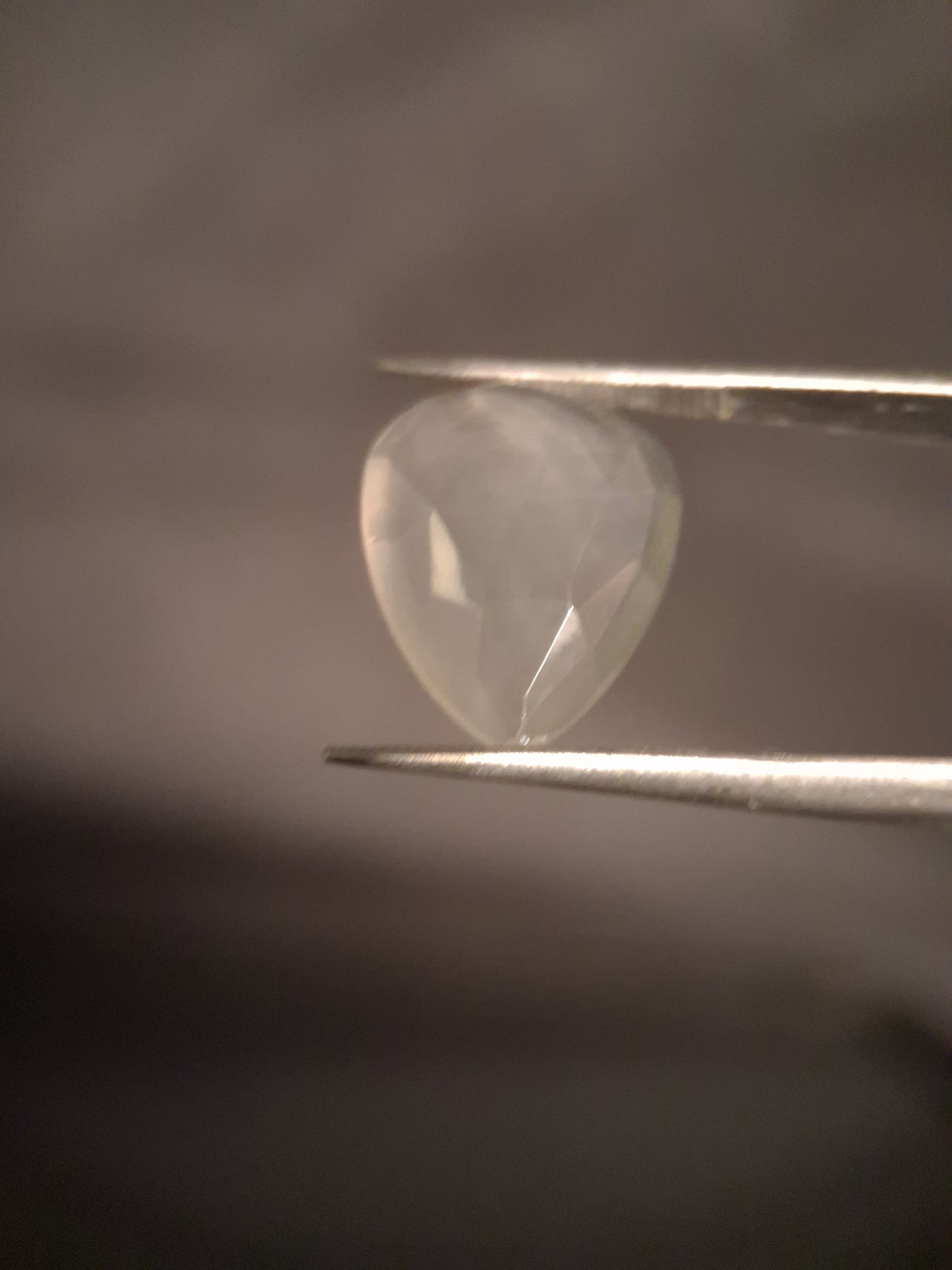 Natural light pink rose quartz - 5.753 ct - pear - rose cut