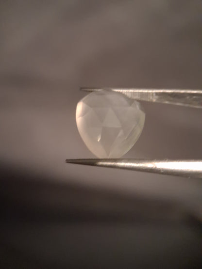 Natural light pink rose quartz - 5.753 ct - pear - rose cut