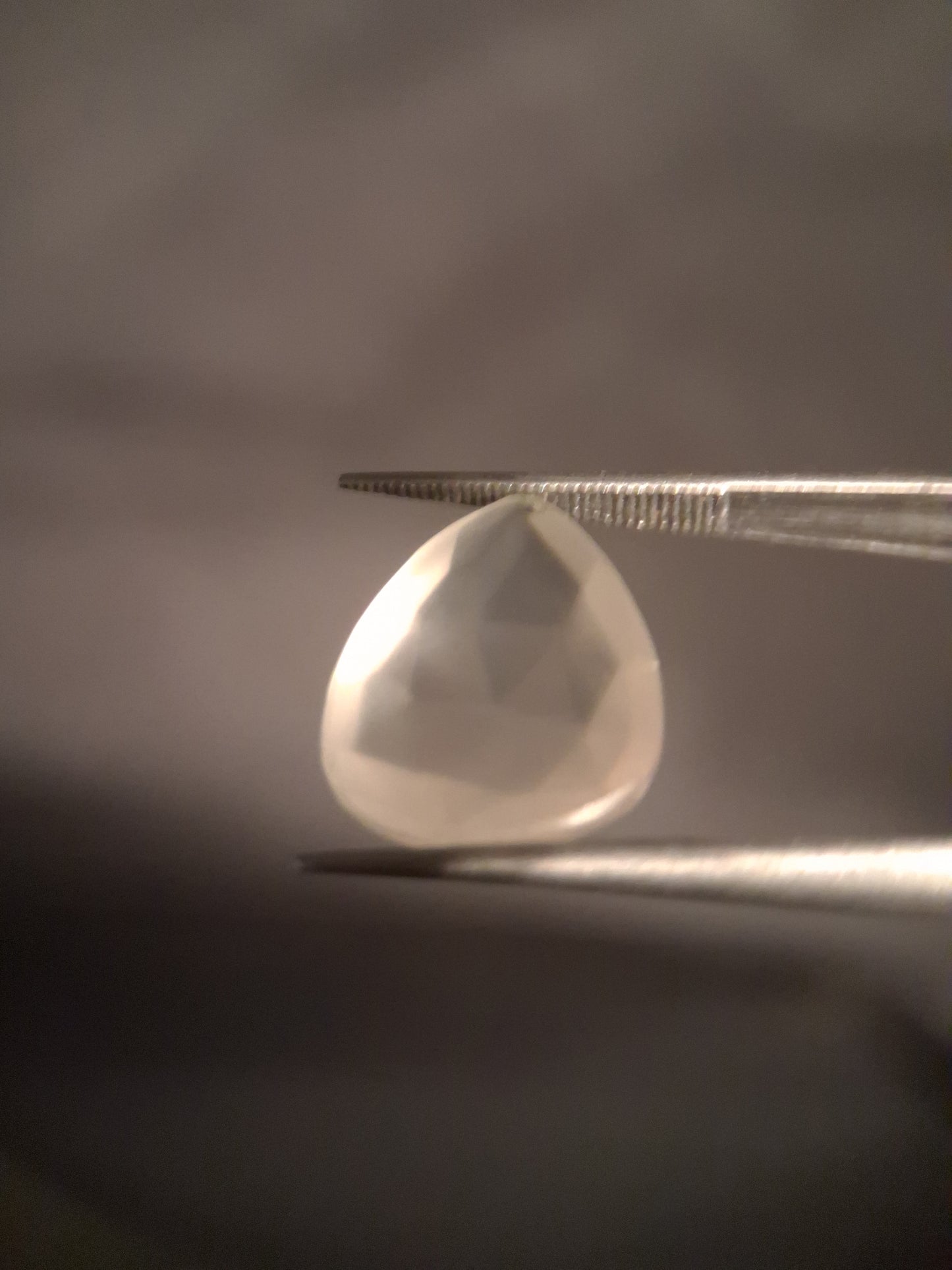 Natural light pink rose quartz - 5.753 ct - pear - rose cut