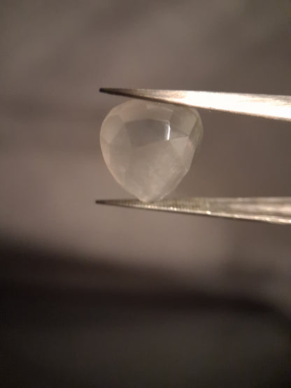 Natural light pink rose quartz - 5.753 ct - pear - rose cut