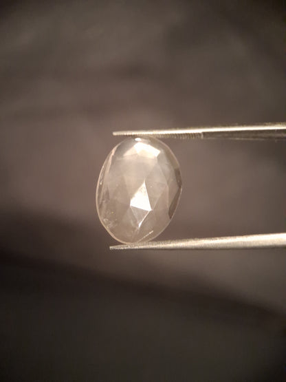 Natural light pink rose quartz - 8.682 ct - oval - rose cut