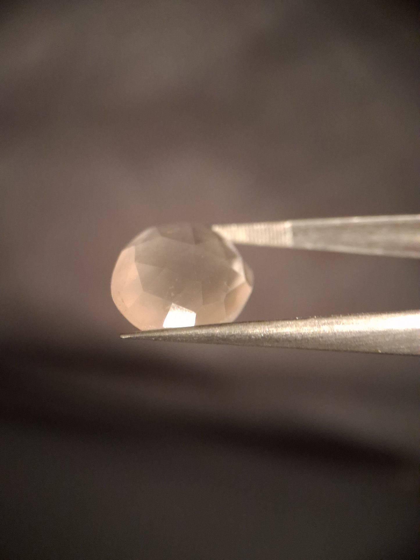 Natural light pink rose quartz - 8.682 ct - oval - rose cut