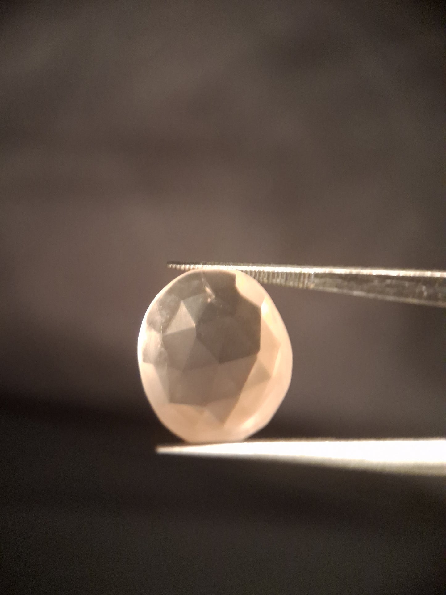 Natural light pink rose quartz - 8.682 ct - oval - rose cut