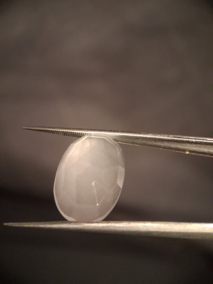 Natural light pink rose quartz - 12.417 ct - oval - rose cut