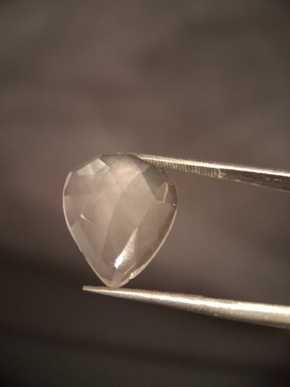 Natural light pink rose quartz - 9.845 ct - pear - rose cut