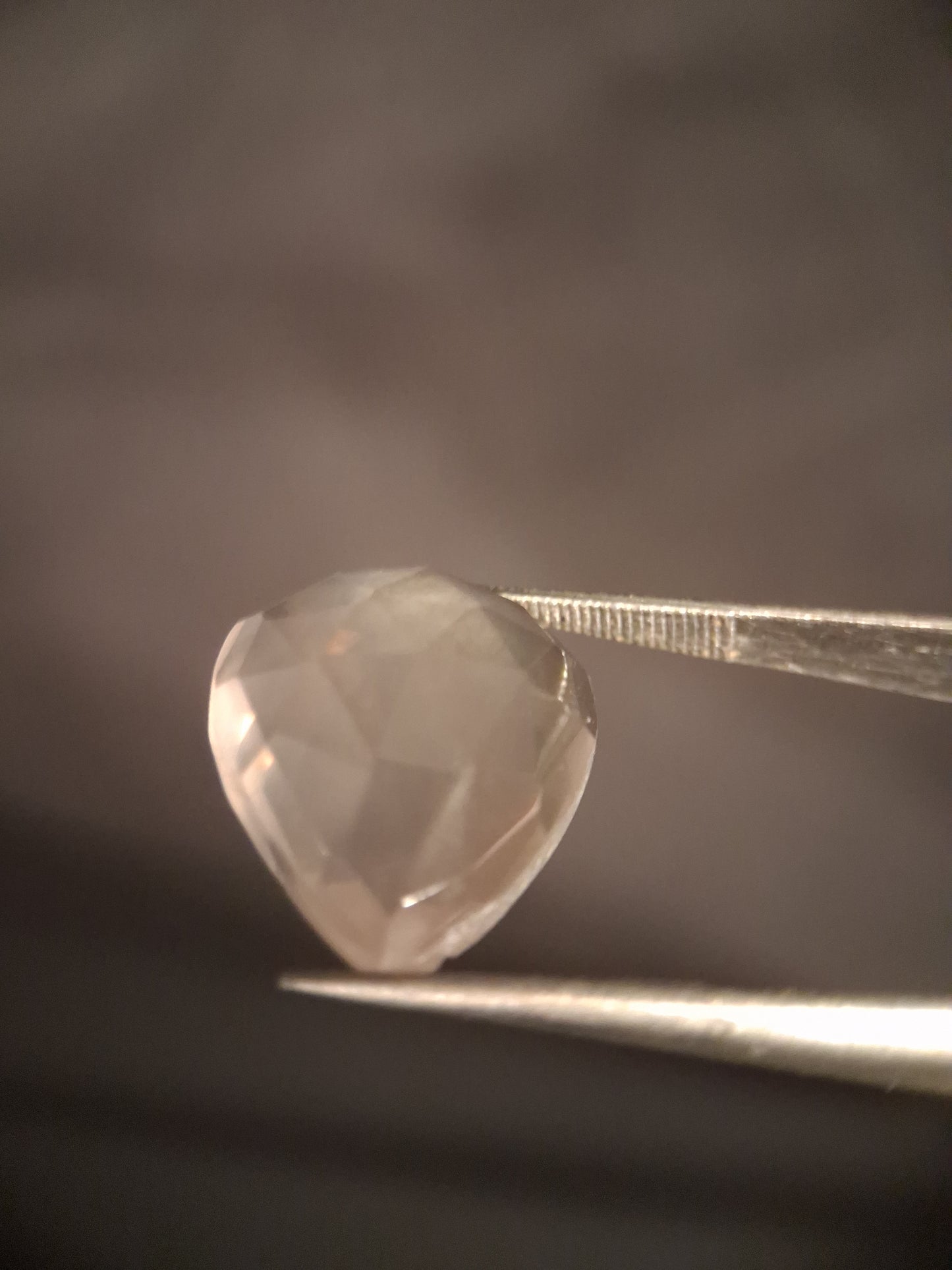 Natural light pink rose quartz - 9.845 ct - pear - rose cut