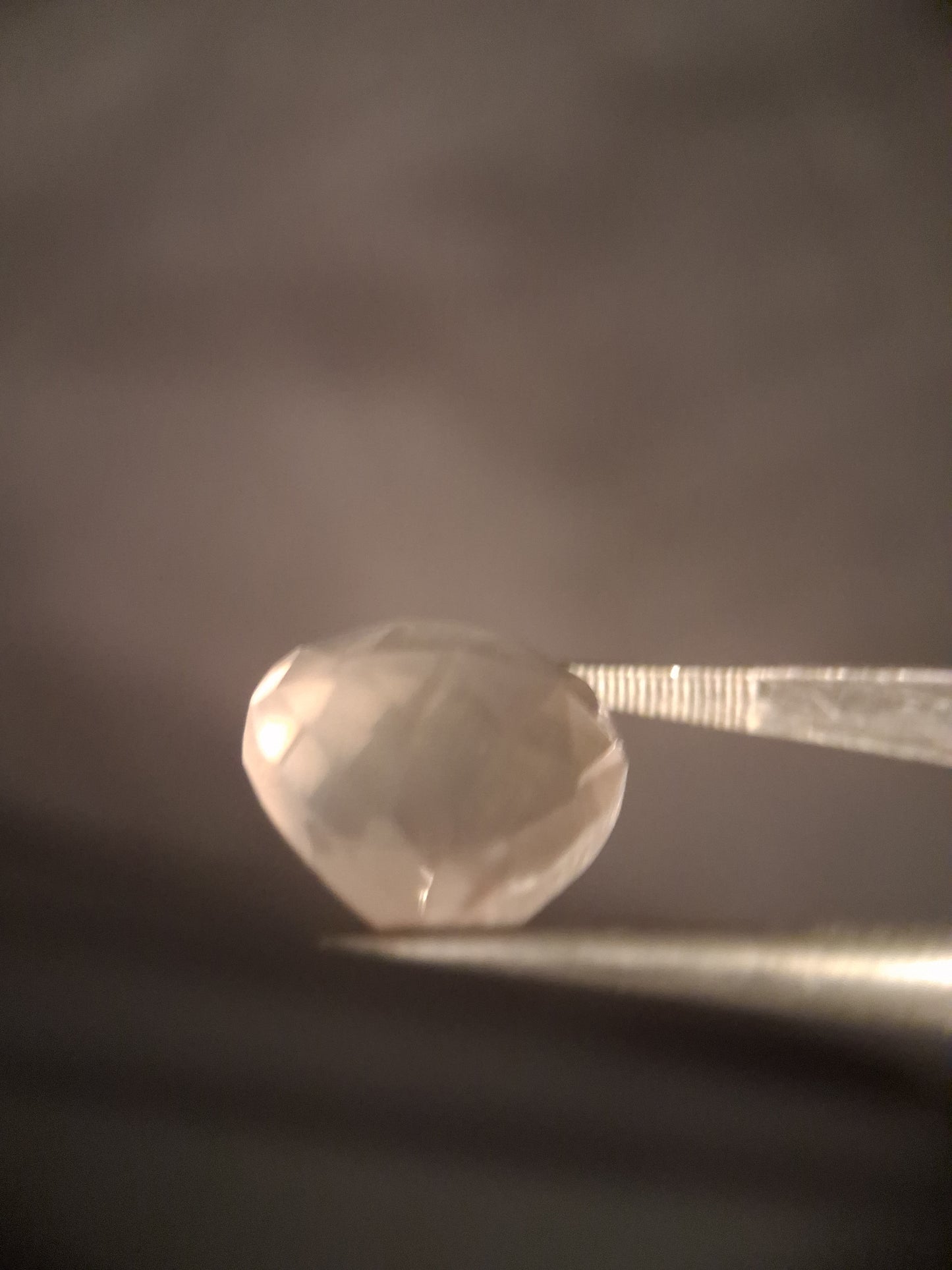 Natural light pink rose quartz - 9.845 ct - pear - rose cut