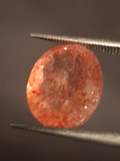 Natural orangey pink strawberry quartz - 4.453 ct - oval - Africa