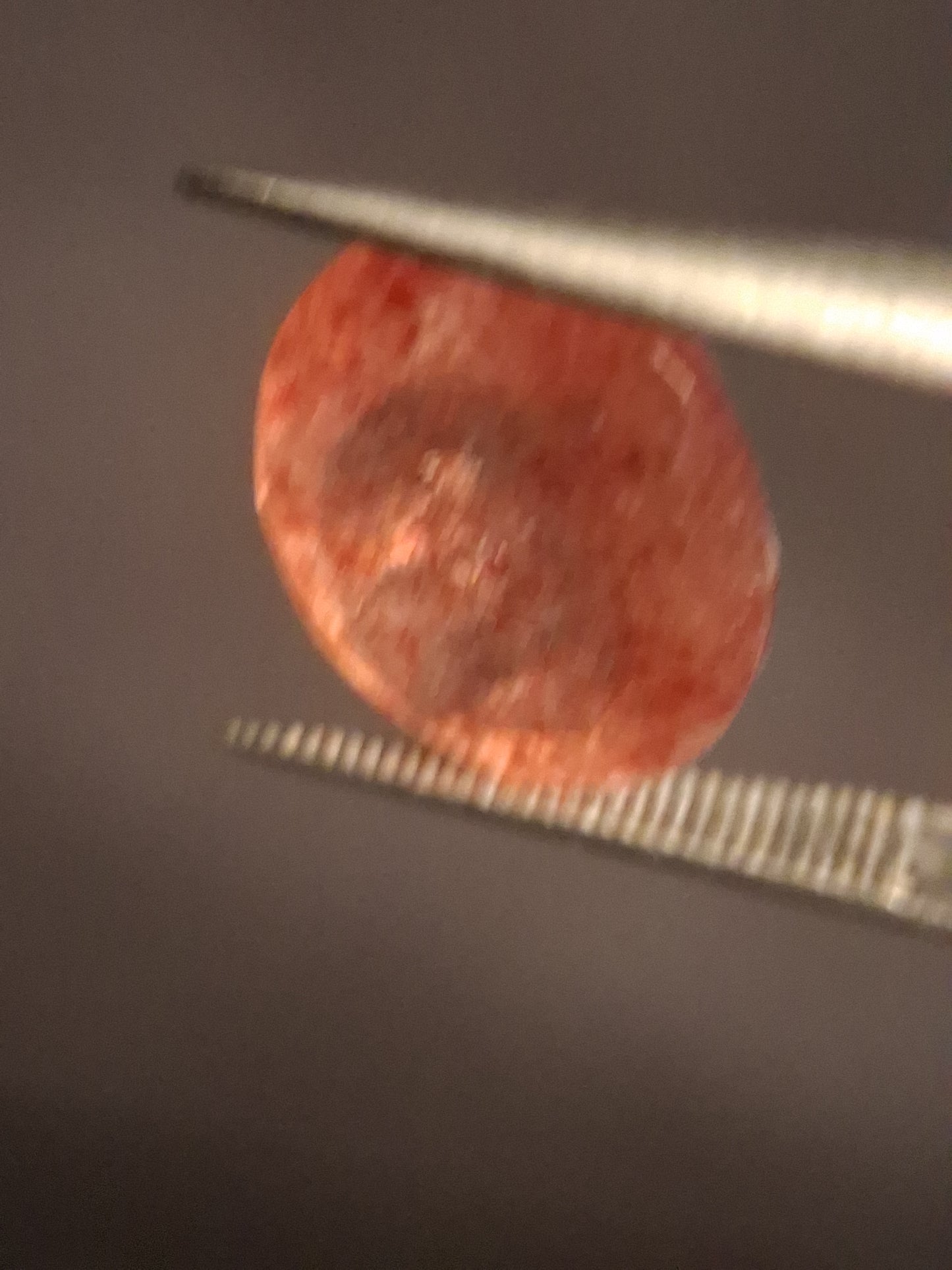 Natural orangey pink strawberry quartz - 4.453 ct - oval - Africa