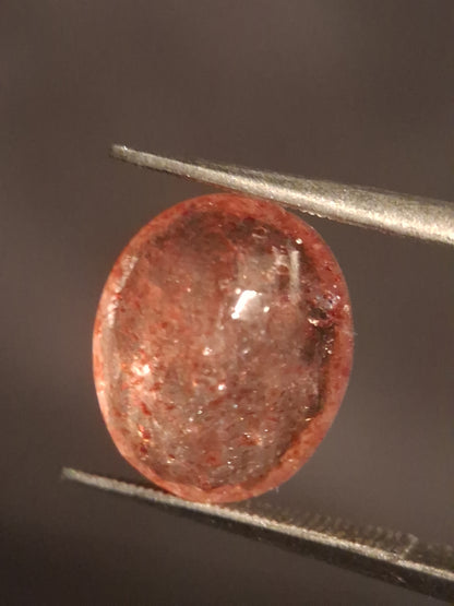 Natural orangey pink strawberry quartz - 4.453 ct - oval - Africa