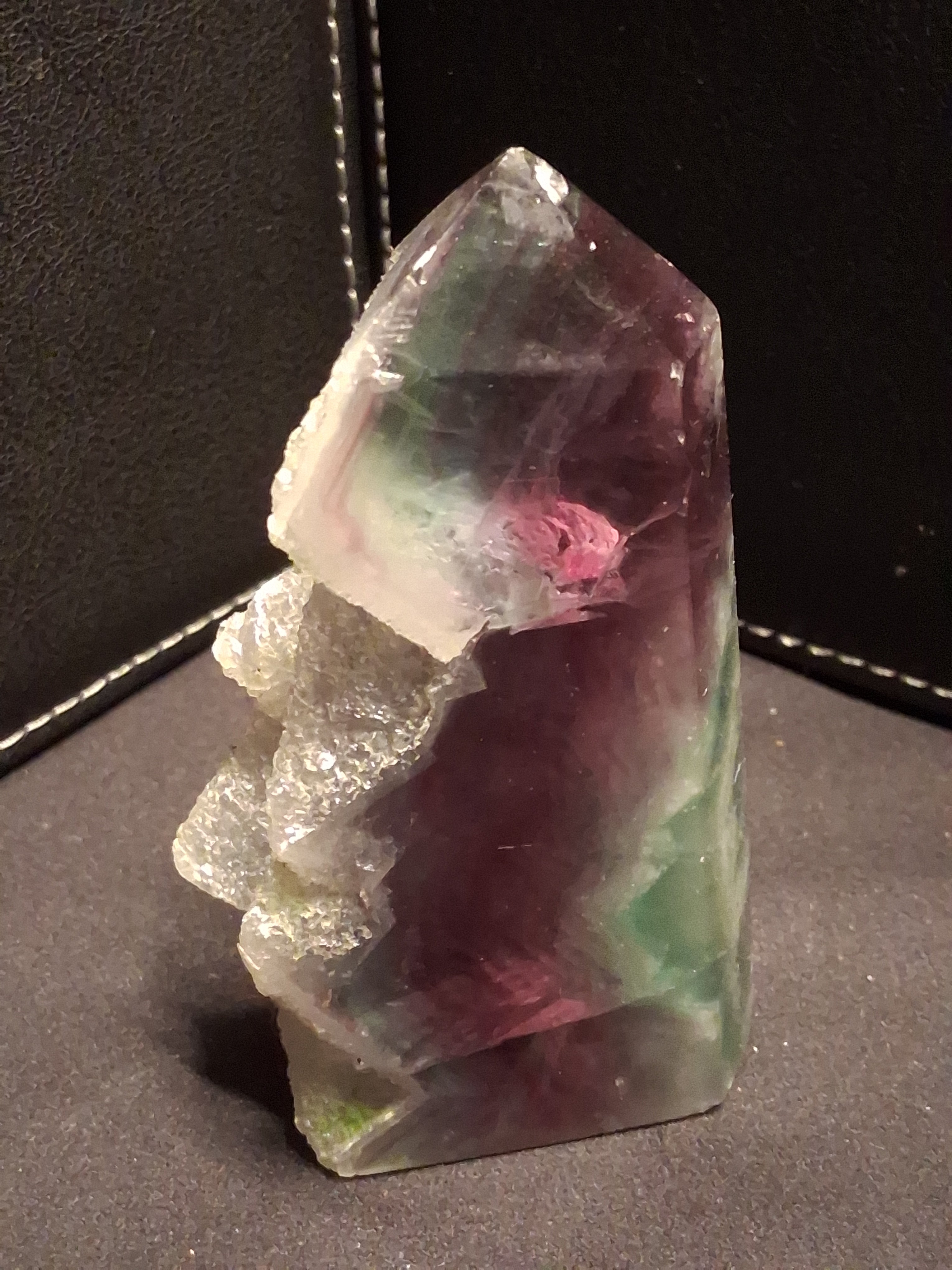 Bicolor fluorite Tower - 8.9 cm high - Fluorite crystal tower Druzy Pockets - purple and green