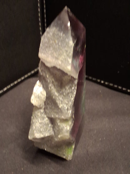 Bicolor fluorite Tower - 8.9 cm high - Fluorite crystal tower Druzy Pockets - purple and green