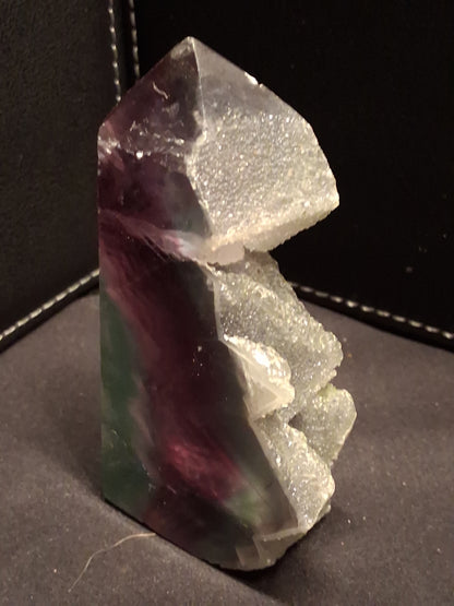 Bicolor fluorite Tower - 8.9 cm high - Fluorite crystal tower Druzy Pockets - purple and green