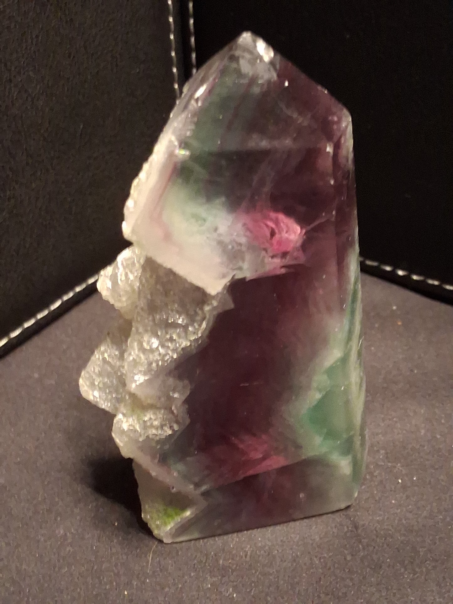 Bicolor fluorite Tower - 8.9 cm high - Fluorite crystal tower Druzy Pockets - purple and green