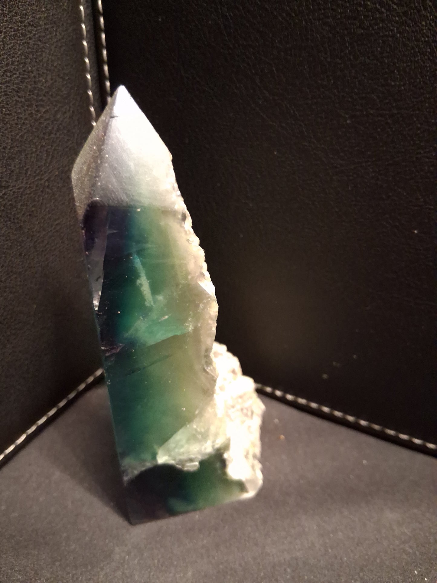 Bicolor fluorite Tower - 10 cm high - Fluorite crystal tower Druzy Pockets - green with purple accents