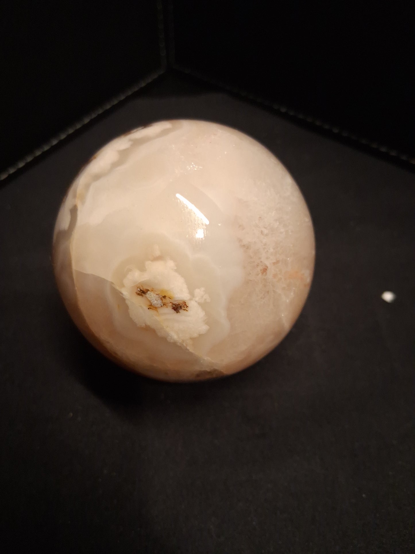 Natural Agate Sphere - 6 cm - Sakura agate - flower agate - beige to pinkish brown