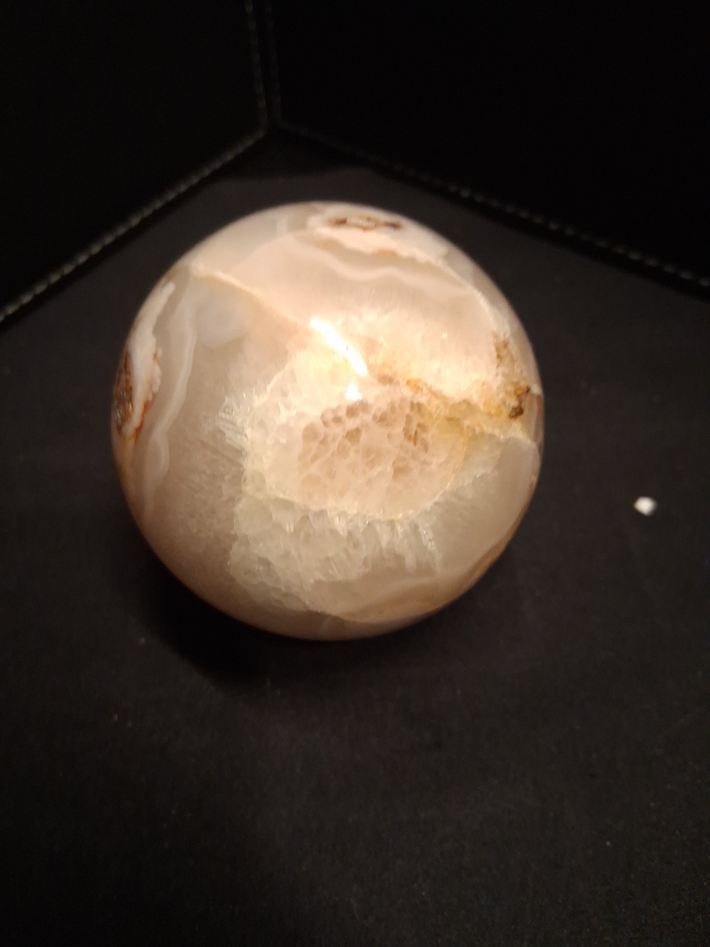 Natural Agate Sphere - 6 cm - Sakura agate - flower agate - beige to pinkish brown