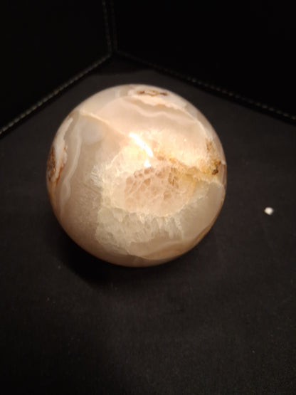 Natural Agate Sphere - 6 cm - Sakura agate - flower agate - beige to pinkish brown
