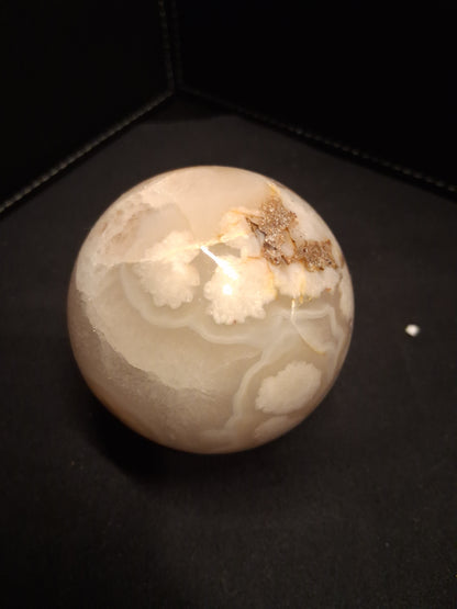 Natural Agate Sphere - 6 cm - Sakura agate - flower agate - beige to pinkish brown