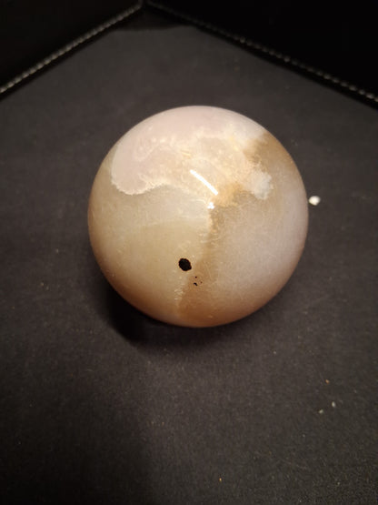 Natural Agate Sphere - 5.6 cm - beige to light brown