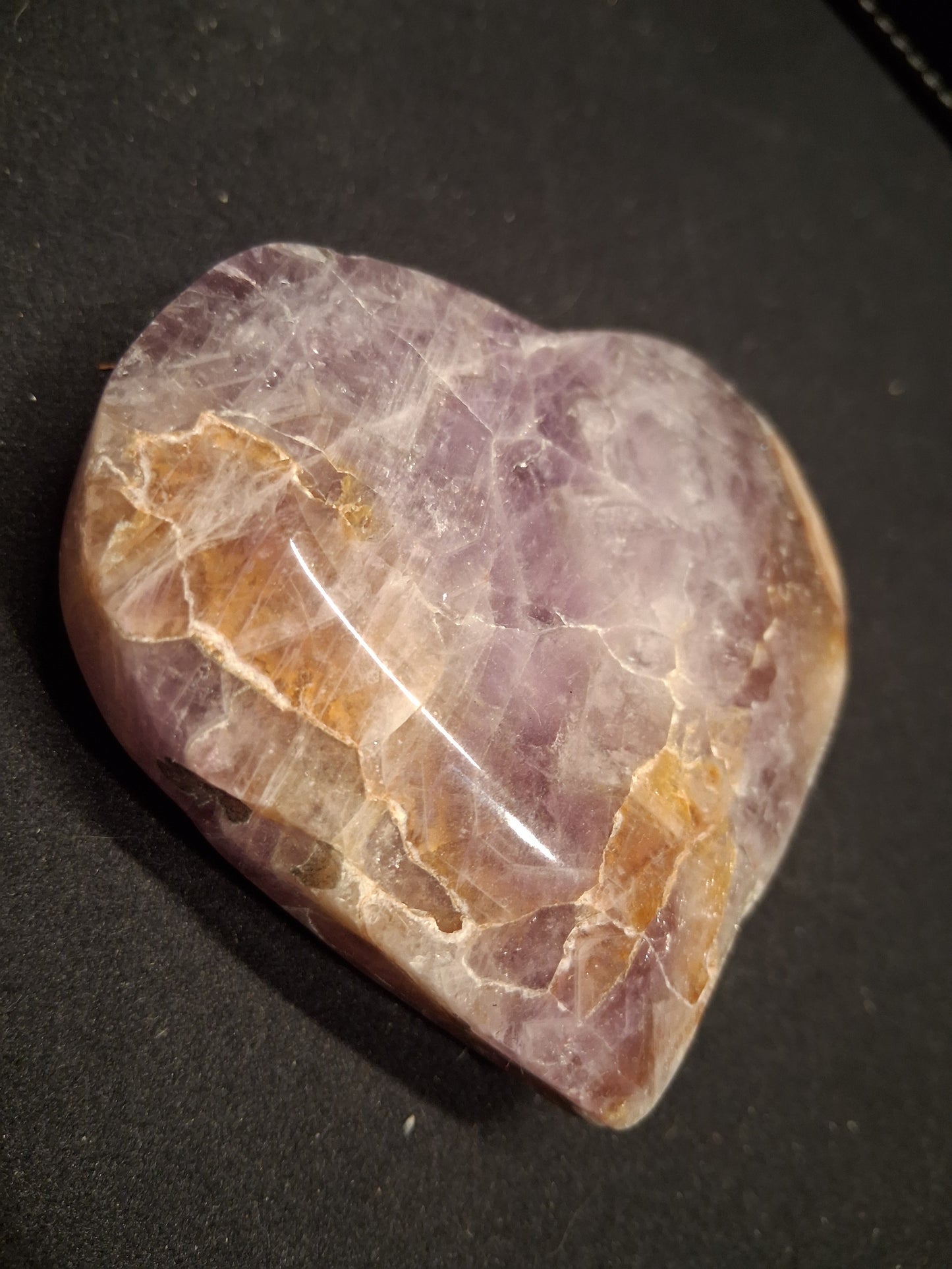 Natural Amethyst Palmstone - heart shaped - meditation or decoration - Mexico
