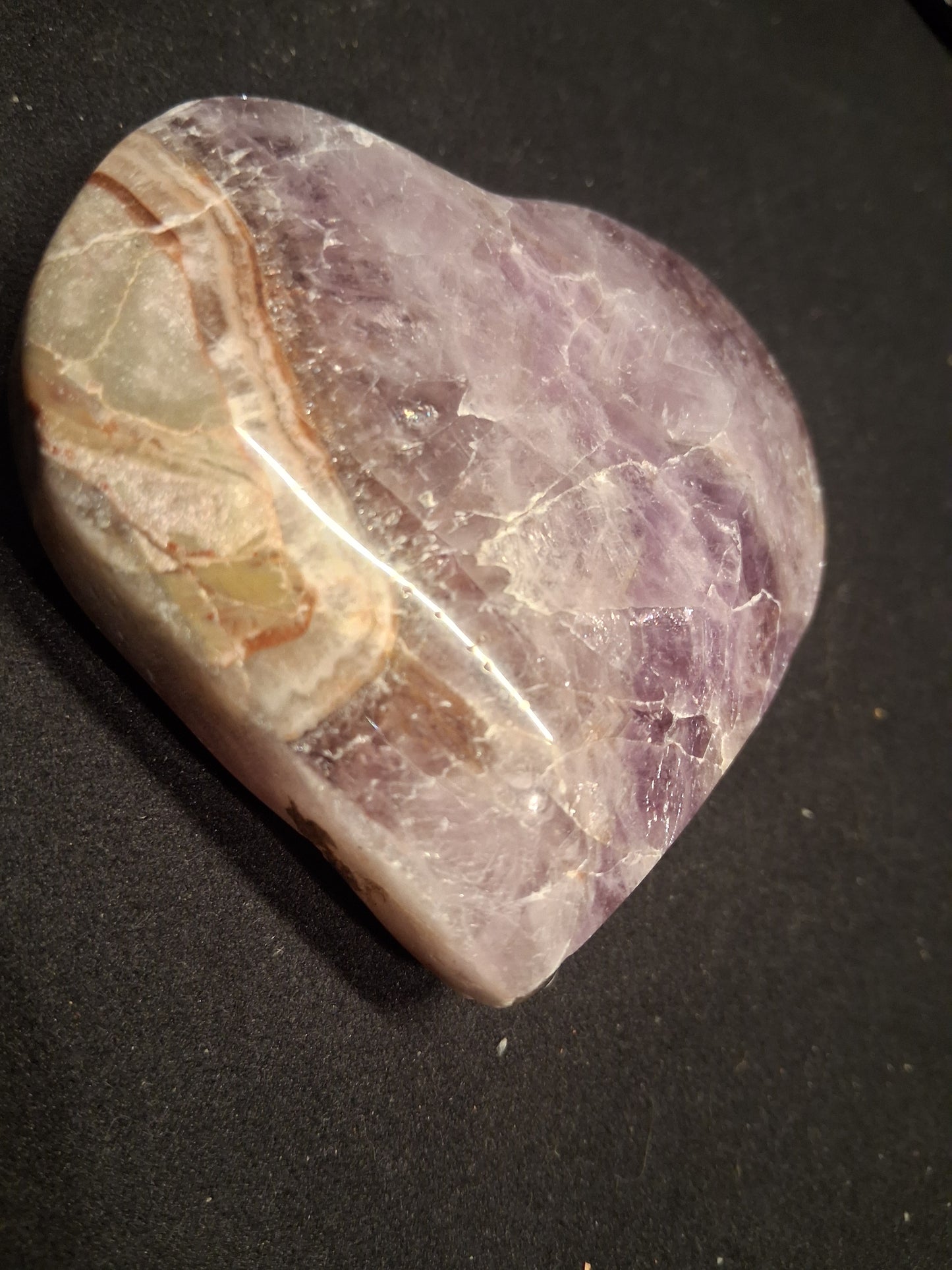 Natural Amethyst Palmstone - heart shaped - meditation or decoration - Mexico
