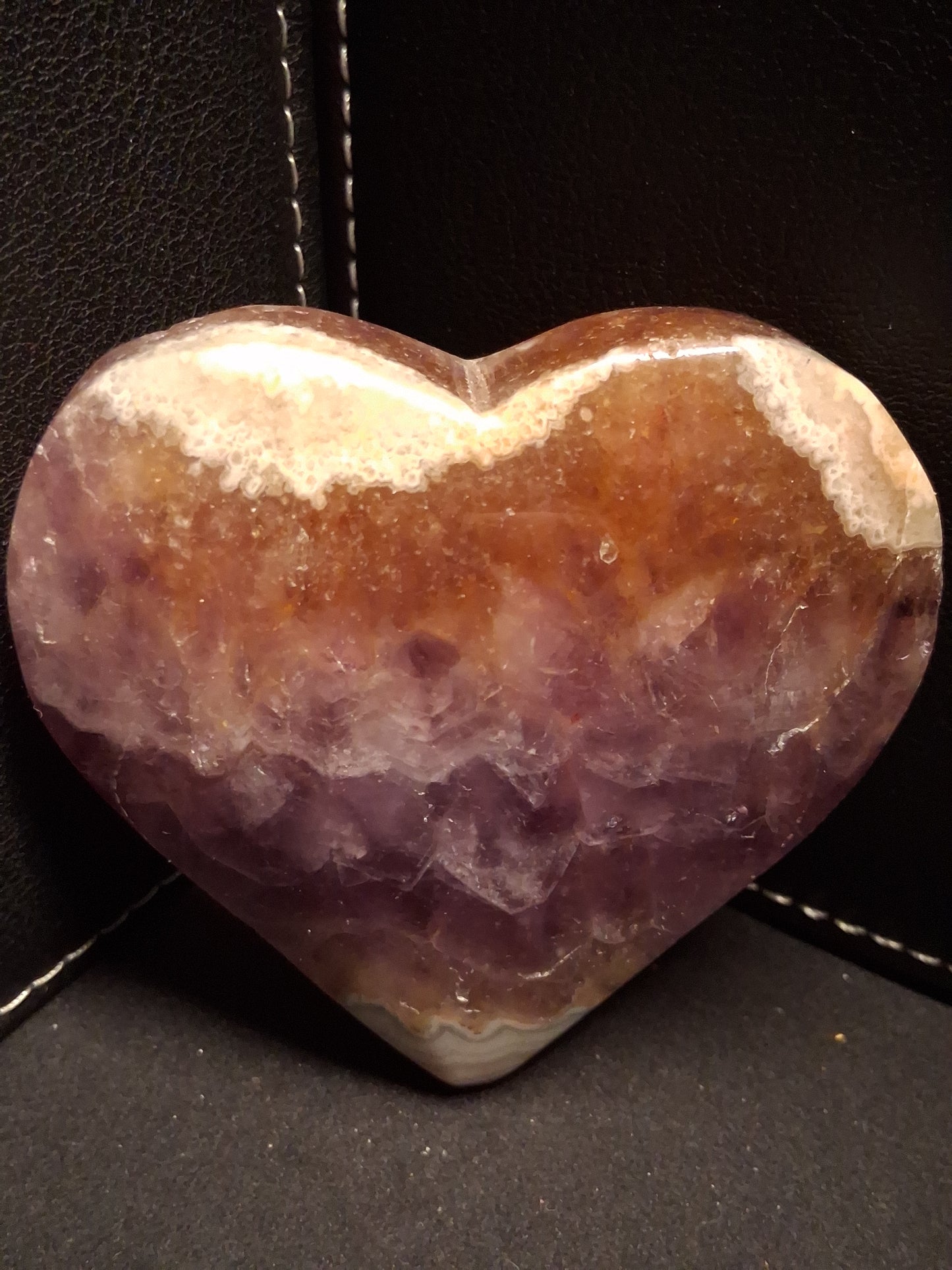 Natural Amethyst Palmstone - heart shaped - with mexican agate point - Mexico