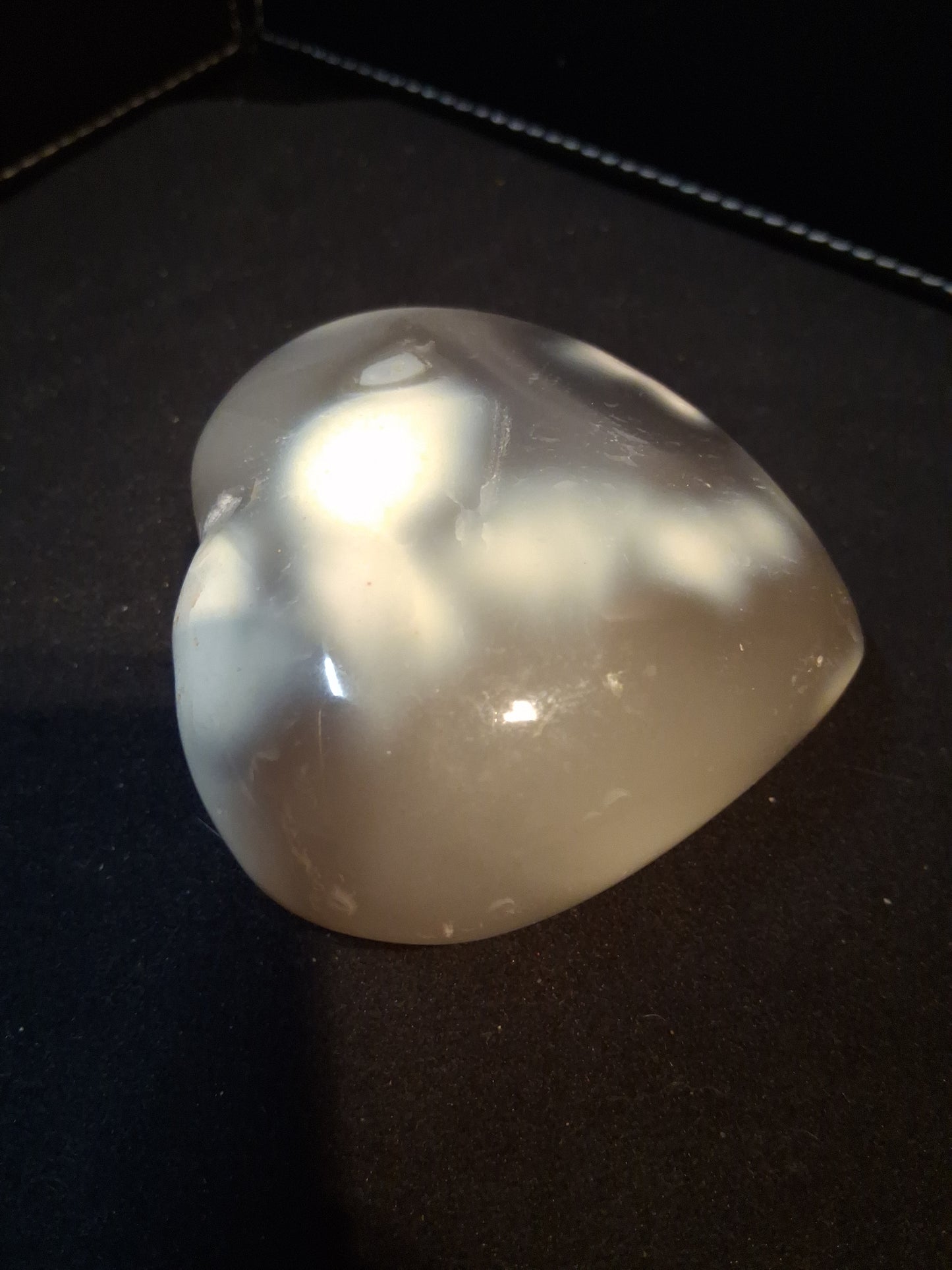 Natural Agate Palmstone - heart shaped - orca agate