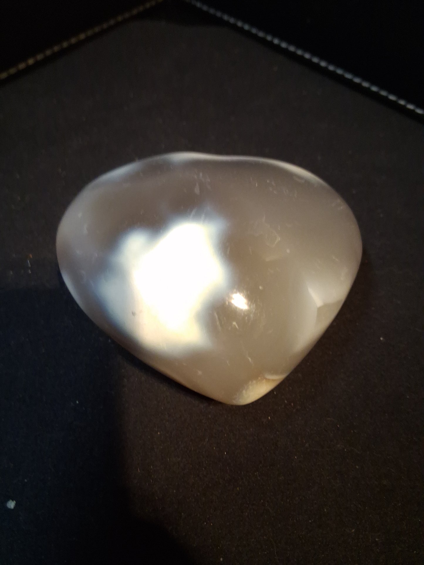 Natural Agate Palmstone - heart shaped - orca agate
