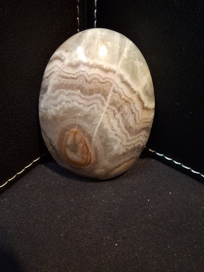 Natural Agate Palmstone - oval - 5x4 cm - crazy lace agate