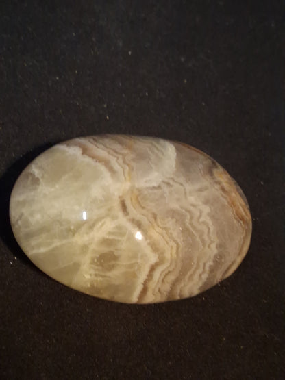 Natural Agate Palmstone - oval - 5x4 cm - crazy lace agate