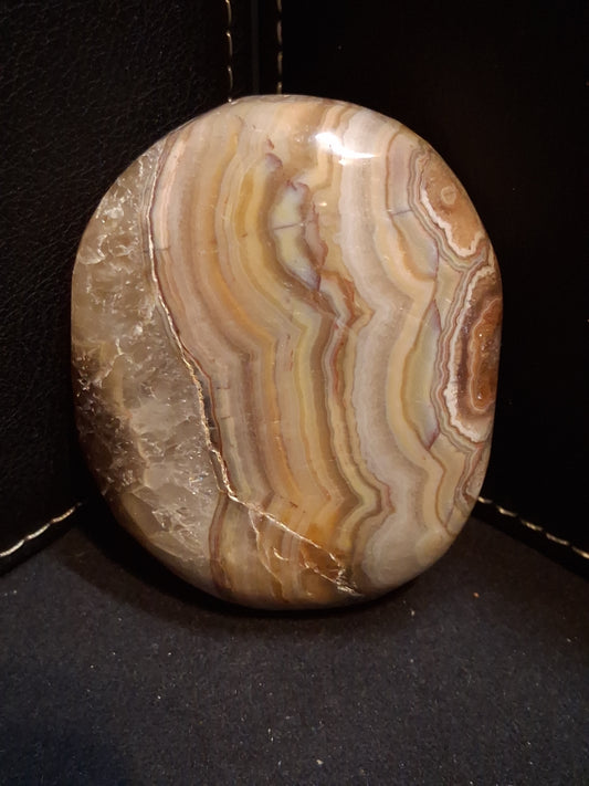 Natural Agate Palmstone - oval - 6x5 cm - crazy lace agate